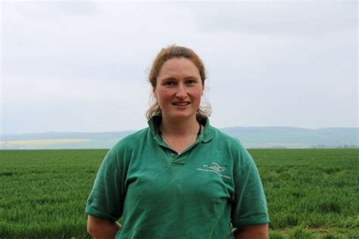  Ellen Helliwell