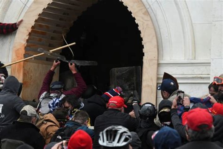 
Jan. 6 Capitol Riot Anniversary: Lawmakers Offer Minute of Silence 
