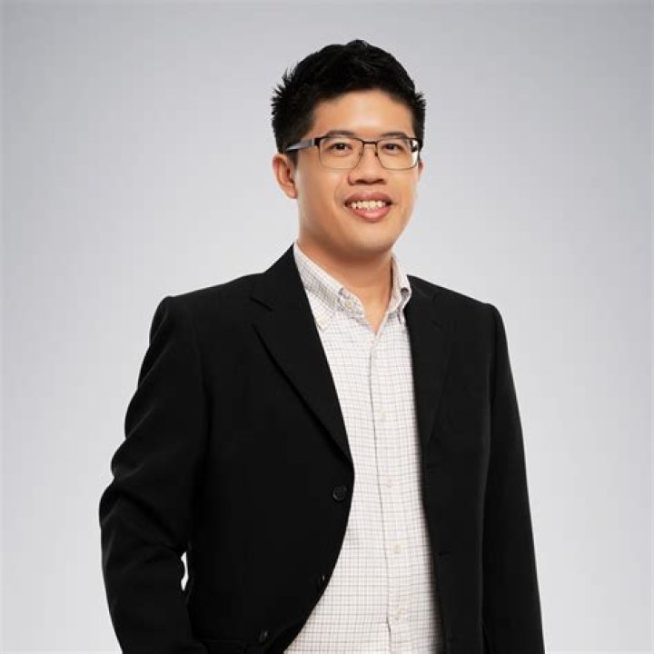 
Lionel Wong Choong Yoong, Court Identifies Man Cheating In Bar Exam – Here Are His Linkedin & Education Details 