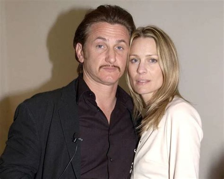 
Sean Penn’s Son Hopper Recalls ‘Butting Heads’ with His Strict Dad Growing Up: He’s ‘Lax’ Now 