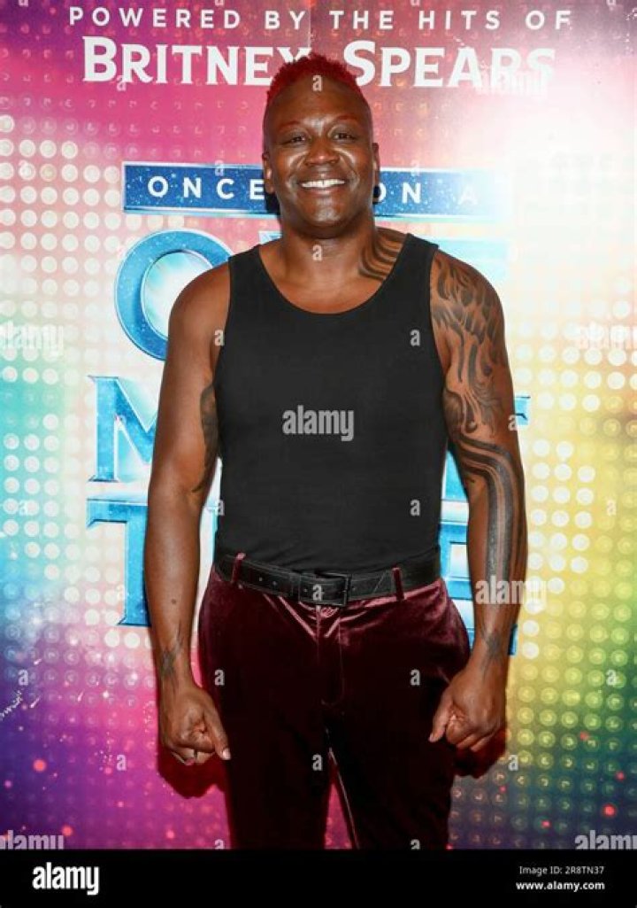 Tituss Burgess Height, Weight, Net Worth, Age, Birthday, Wikipedia, Who, Nationality, Biography