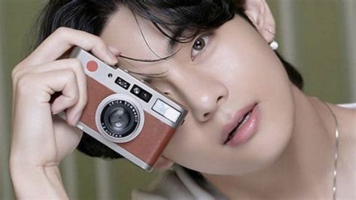 
“V itself is a promotion”: BTS’ V becomes the first celebrity in the world to boast of 10 plus million likes on all his Instagram posts 