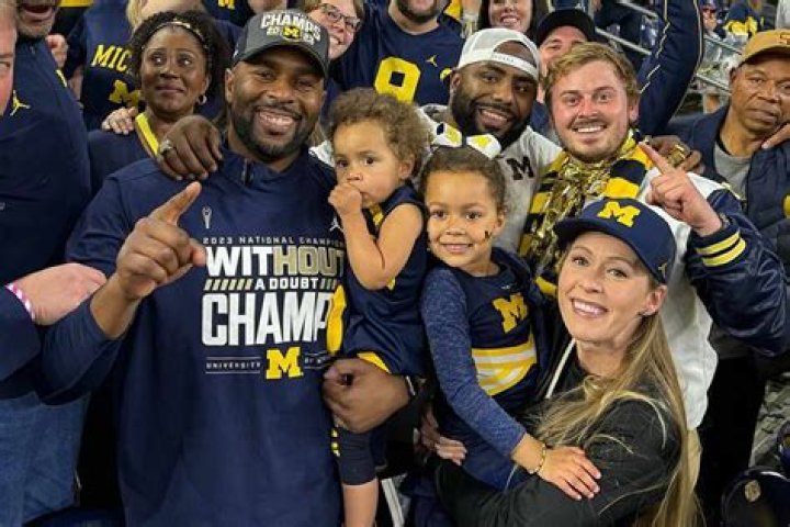 
Who are Shaq Moores Parents? Shaq Moore Biography, Parents Name, Nationality and More 